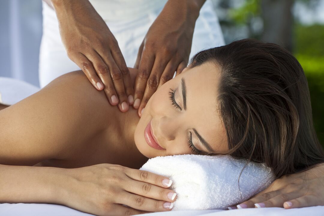 Massage pour un traitement efficace de l'ostéochondrose de la colonne cervicale